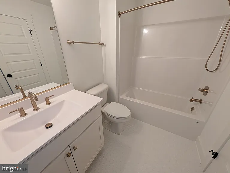 1490 Thurston Rd — Photo 19