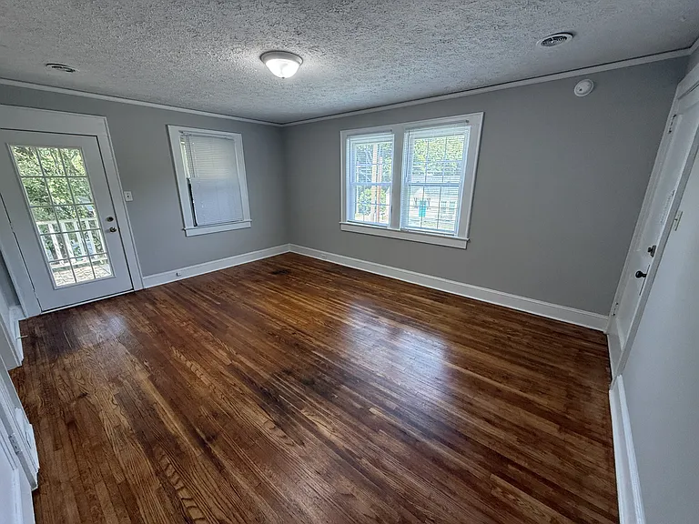 56 Hillcrest Ave SE #3 — Photo 5