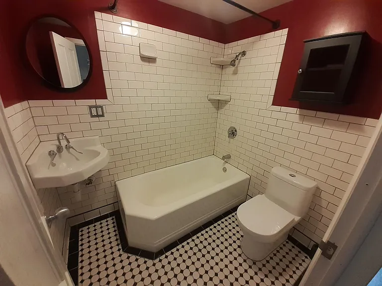 901 Burr Oak Ct — Photo 8