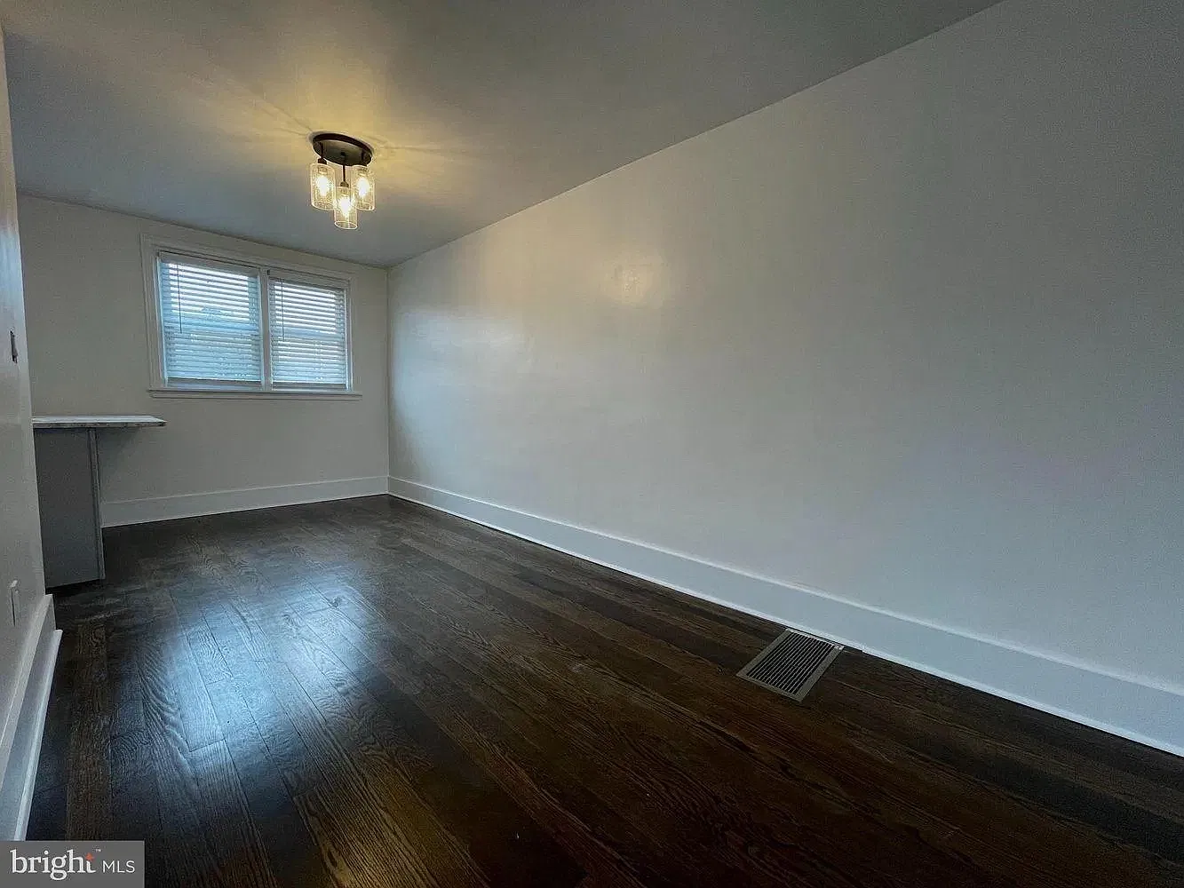 3327 Ashville St — Photo 2