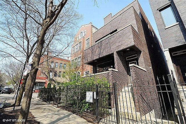 1st image of 1039 N Marshfield Ave #1