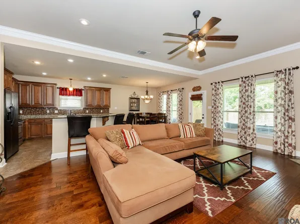 14371 Stonegate Manor Dr, Gonzales, LA 70737