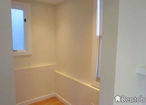 4th image of 165 Beacon St #A