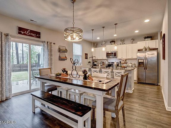 4th image of 713 Bryarton Ln NE