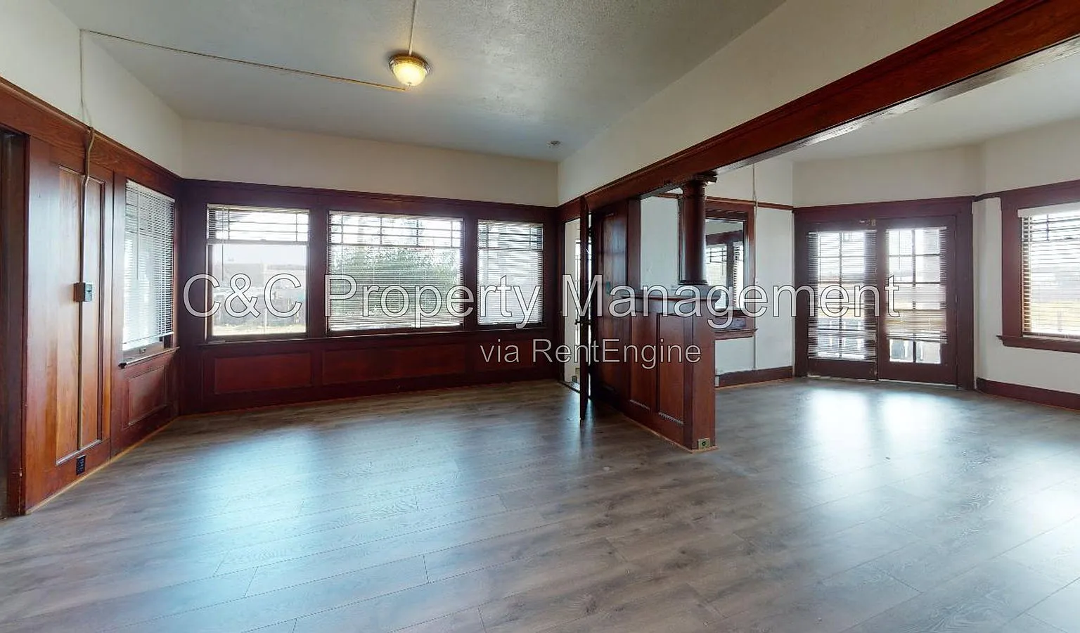 1200 W Market Cir — Photo 1