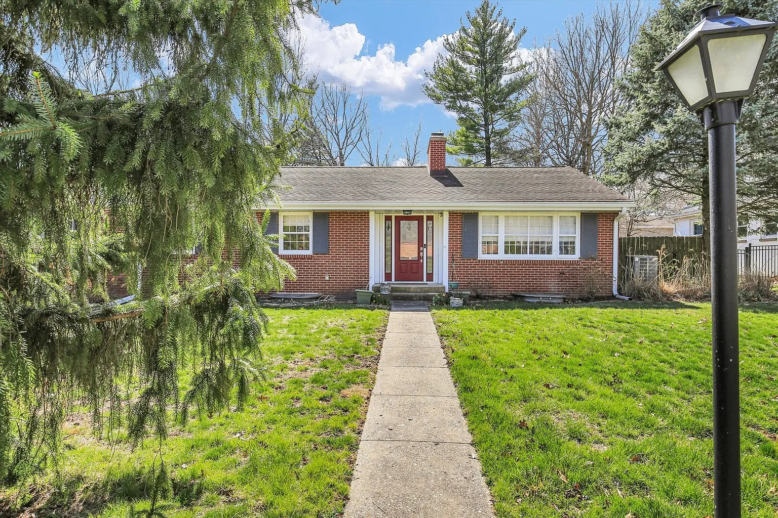 701 Hamilton Dr photo 1