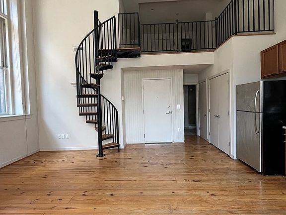 3rd image of 1200 Walnut St APT 205