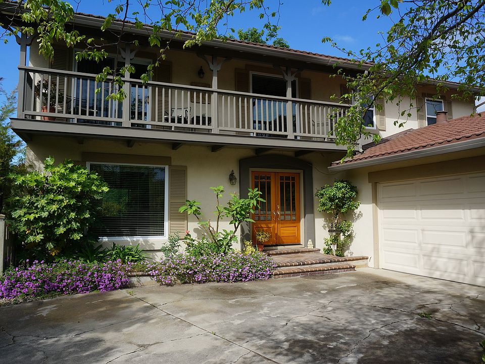 1st image of 544 Briarwood Ct