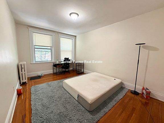 2nd image of 22 Euston St