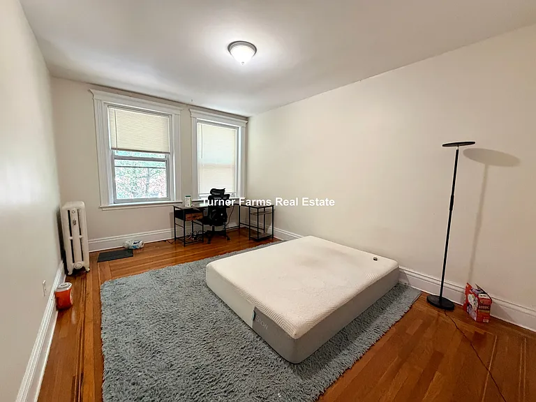 22 Euston St — Photo 2