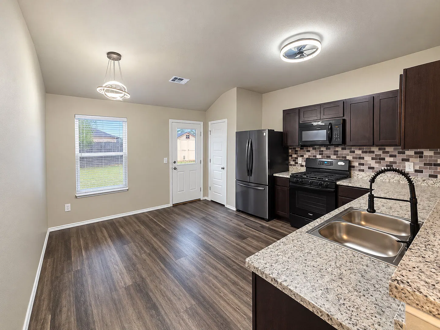 4 bed, 1450 sqft, $1,500 — Photo 4
