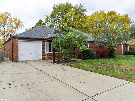 3rd image of 570 Birch Dr