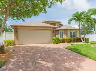 876 Addison Dr NE, Saint Petersburg, FL 33716
