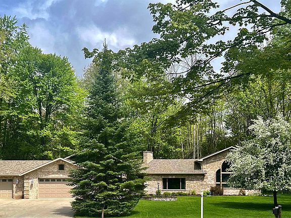2nd image of 450 Marnie Ln