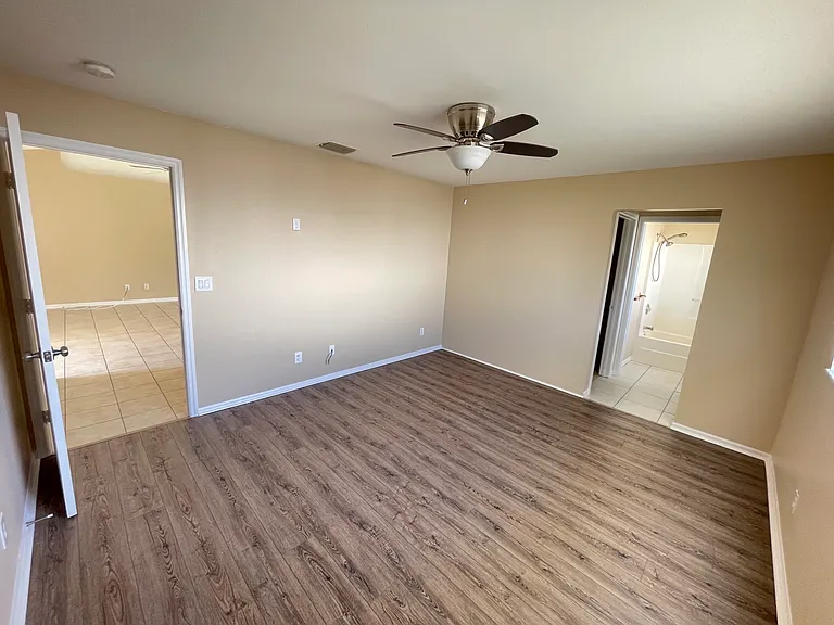 8259 Caloosa Rd — Photo 9
