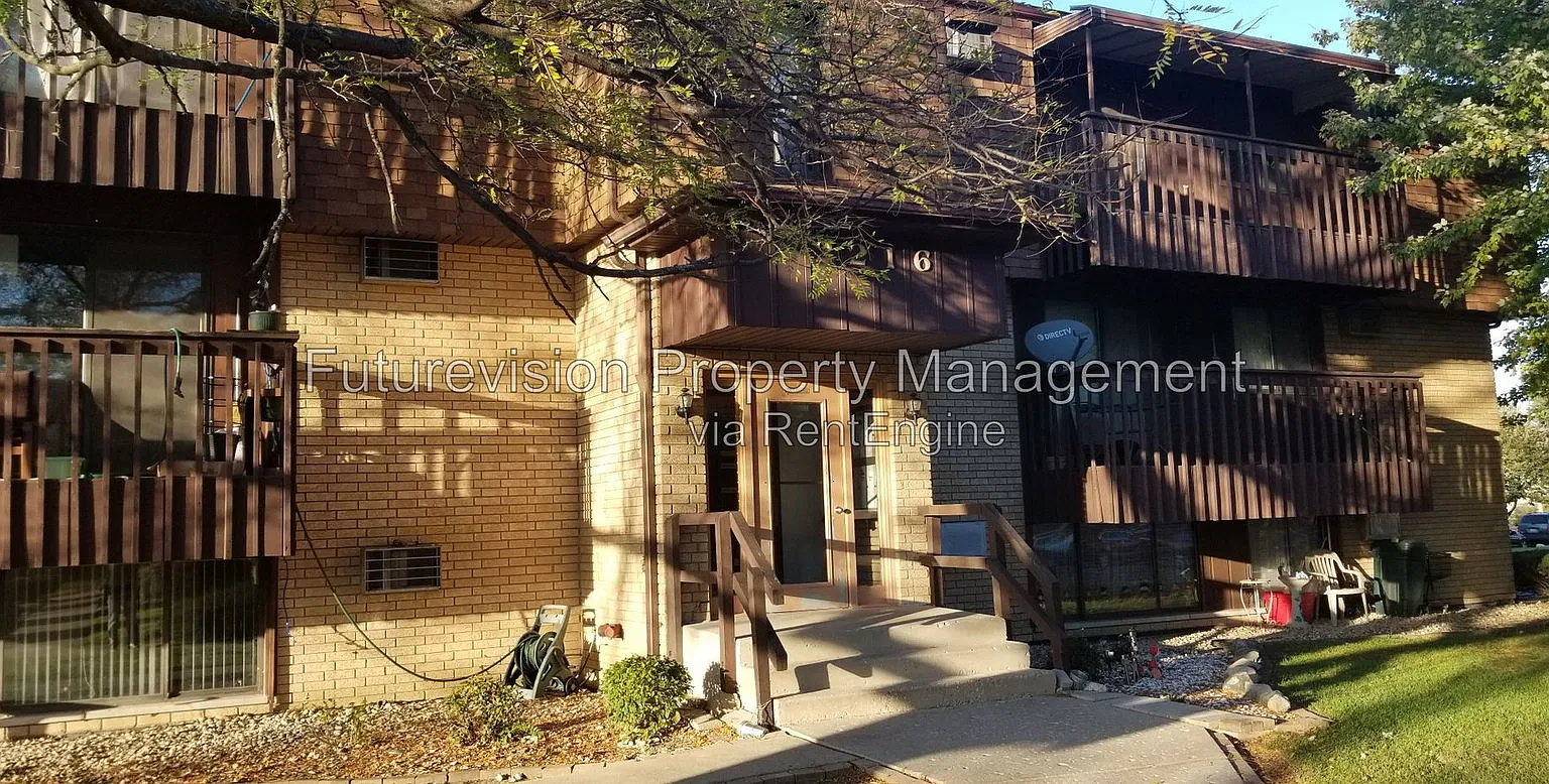 2 bed, 1.0 bath, 800 sqft, $1,350 — Photo 2
