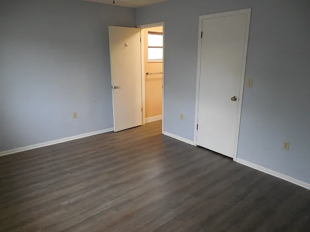 13102 Pembrook Ct — Photo 11