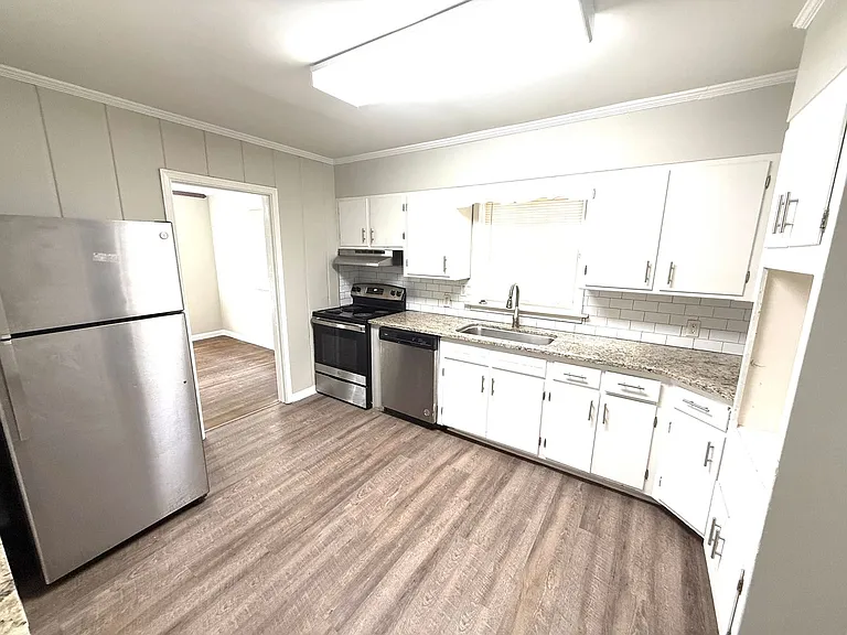 1805 Gillespie Dr — Photo 4