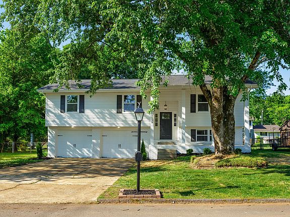 3rd image of 1529 Caramel Cir