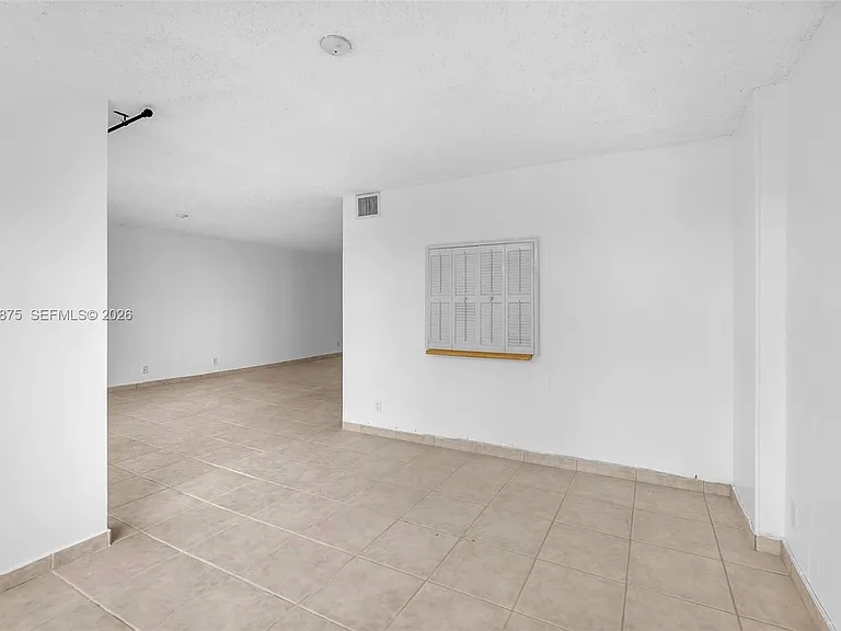 1000 Parkview Dr #229 — Photo 16