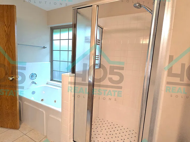 9904 Fox Fair Holw — Photo 17