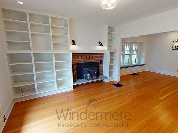 4th image of 19 E Walnut St