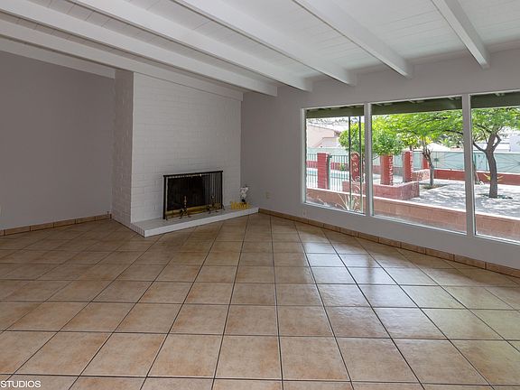 2nd image of 605 N Dodge Blvd