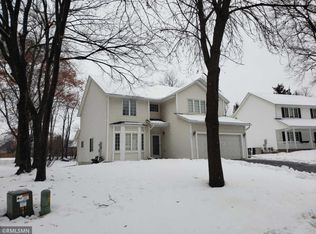 9136 Briarglen Rd, Eden Prairie, MN 55347