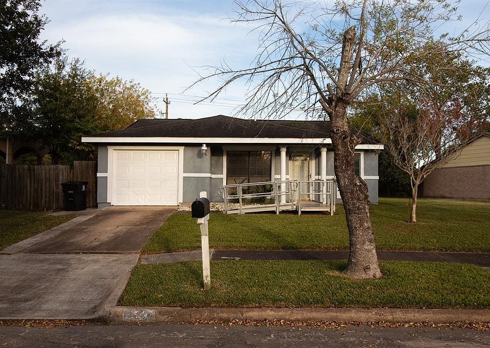 1st image of 16227 Bowridge Ln