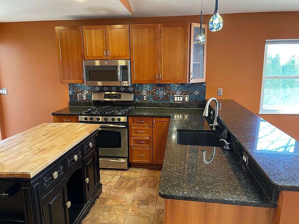 1st image of 3342 Parker Dr