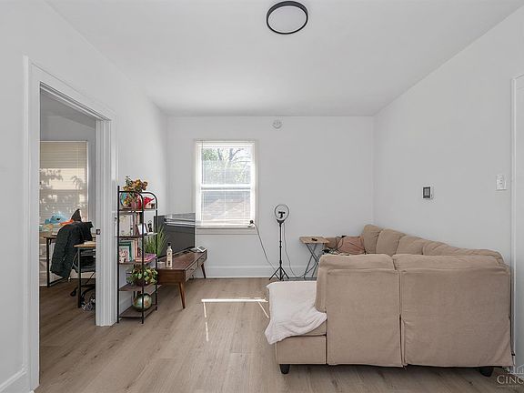 4th image of 5110 Hunter Ave