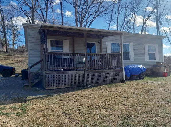 203 Mays Hollow Rd, Pembroke, VA 24136