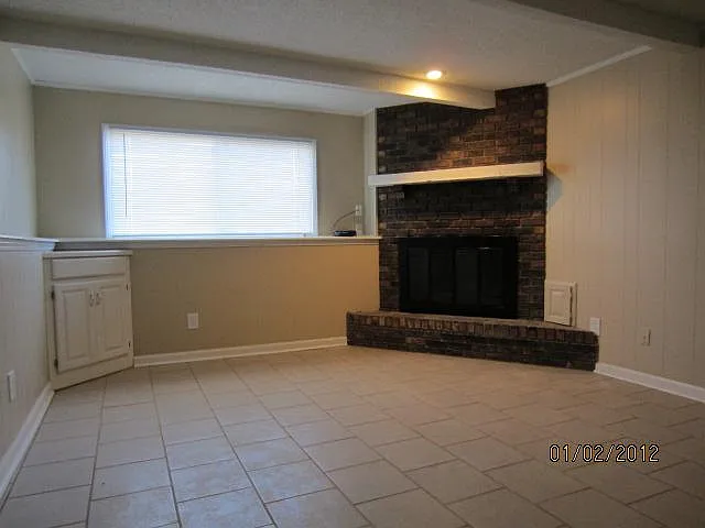 1608 E Cedar Pl — Photo 9