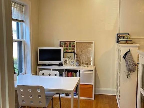 5th image of 1502 W Chase Ave #1