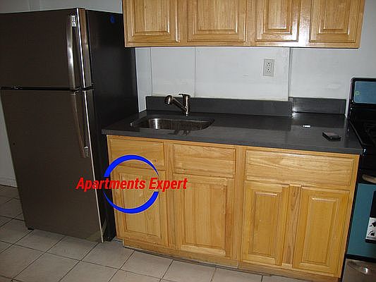 3rd image of 3806 Bailey Ave #D5