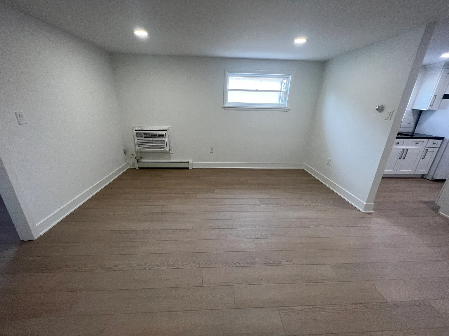 518 W Biddle Street — Photo 3