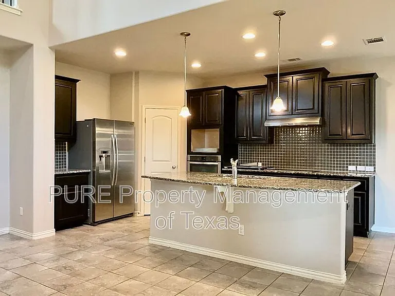1932 Kempwood Loop — Photo 8