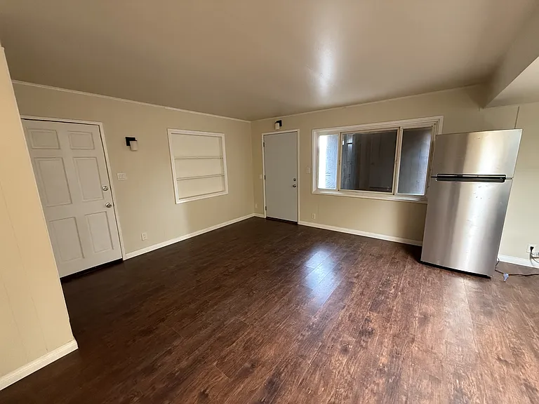 1146 S Ditmar St — Photo 2