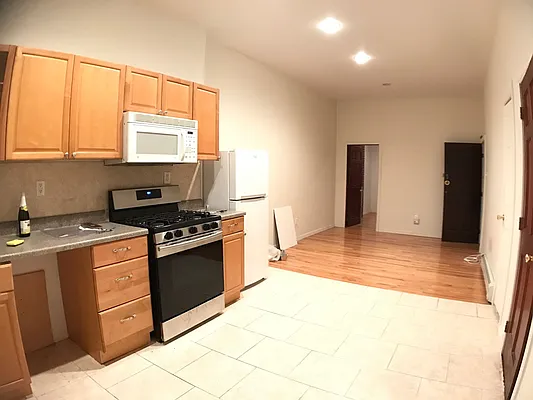 Rented by Roth Realty Management LLC | media 2