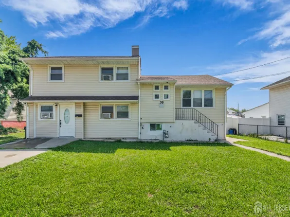 38 Jackson Ave, Carteret, NJ 07008
