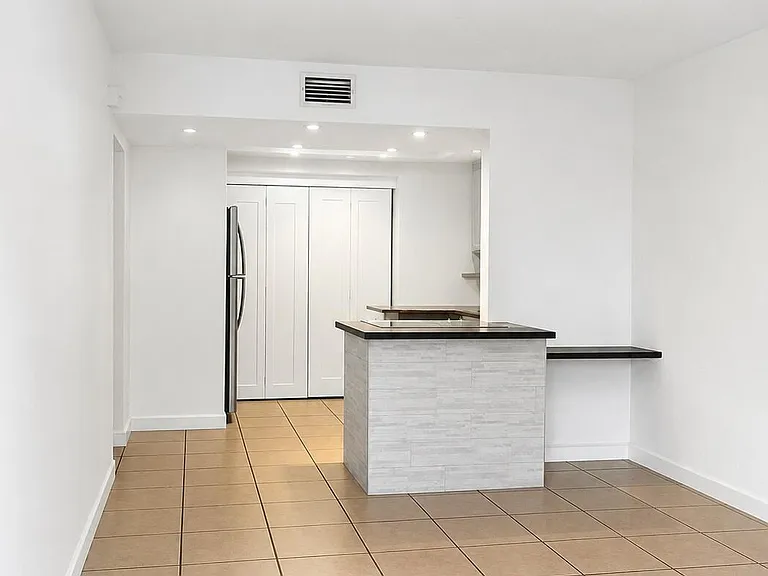 3115 Park Ave #3 — Photo 7