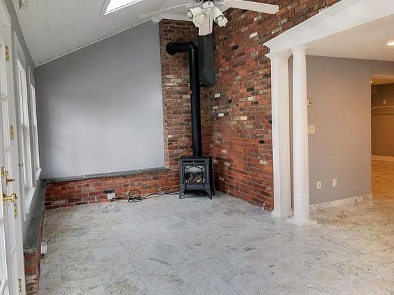 4th image of 44 Haig Ave