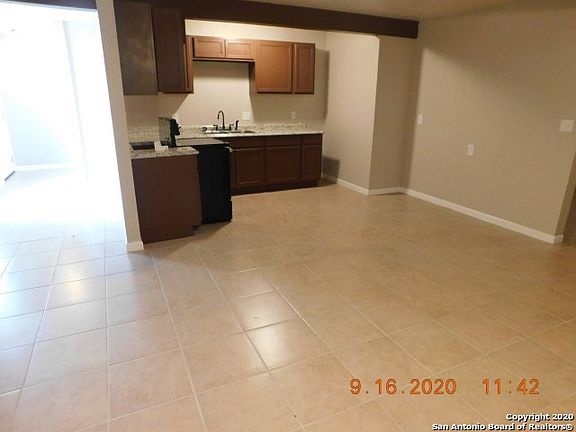 5th image of 4906 Bayhead Dr