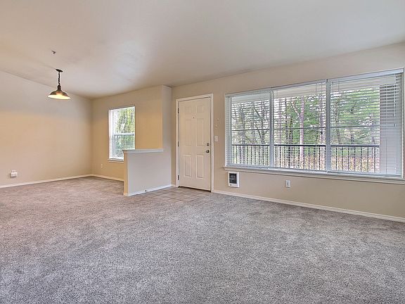 4th image of 2161 Hammond Ave
