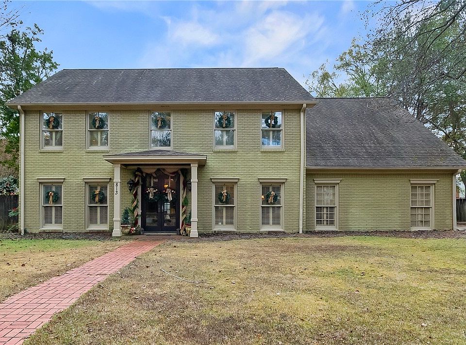 1st image of 813 Belle Meade Dr