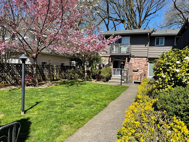 1829 NE 25th Ave — Photo 16