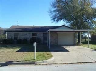 541 Chambers Creek Dr S, Everman, TX 76140