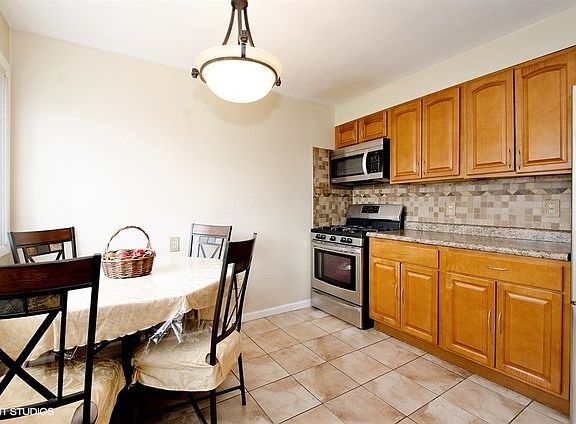 3rd image of 5025 Suffield Ct APT C