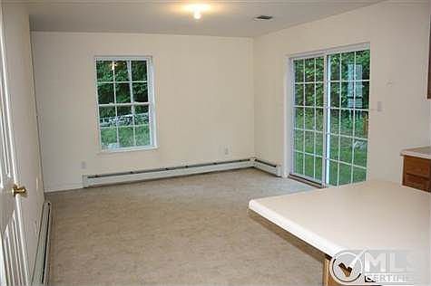 3rd image of 27 Cambridge Ct