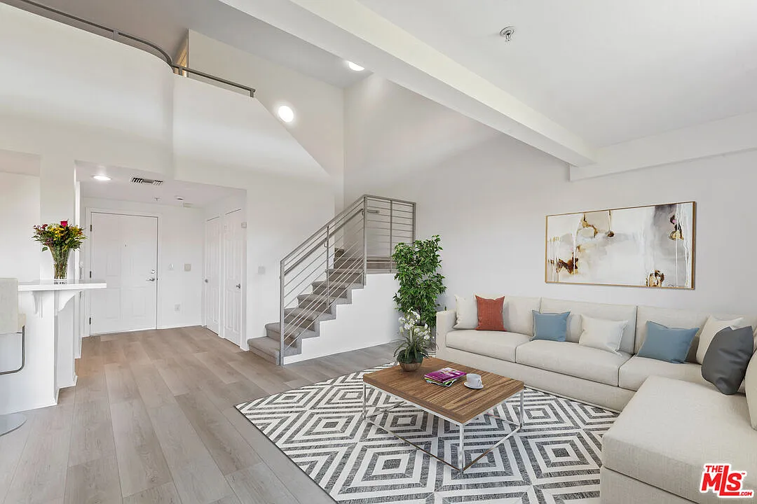 1 bed, 2.0 bath, 1149 sqft, $3,750 — Photo 3